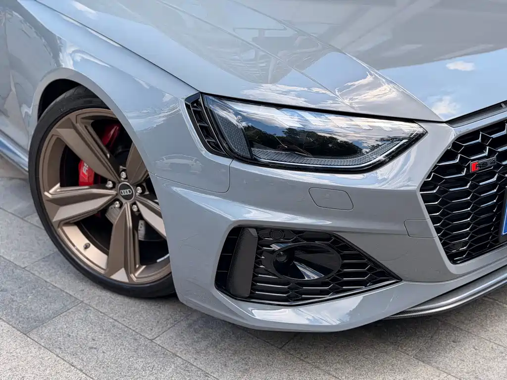 Audi RS 4 — фото 10