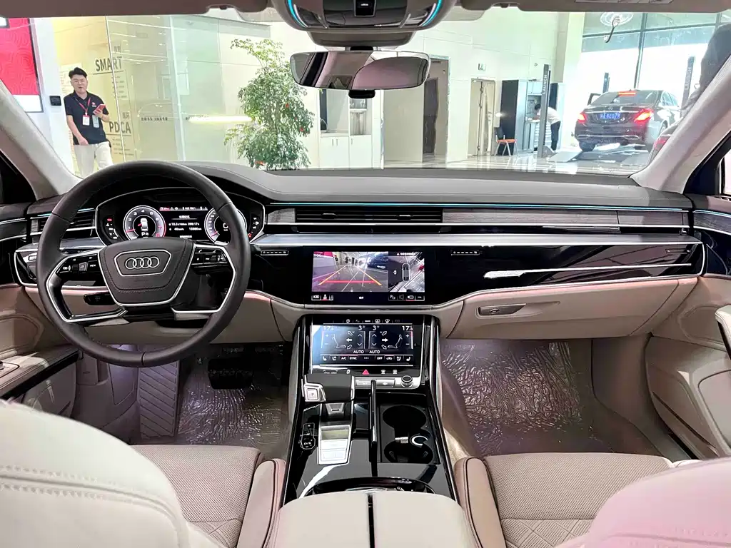 Audi A8 — фото 8