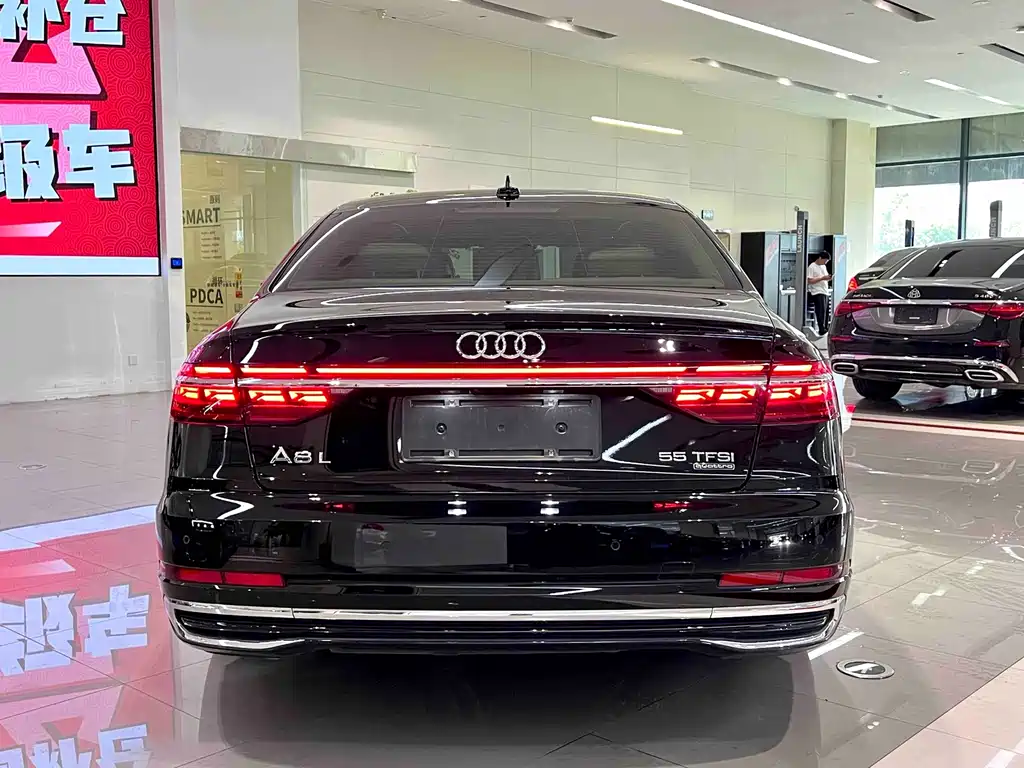 Audi A8 — фото 10