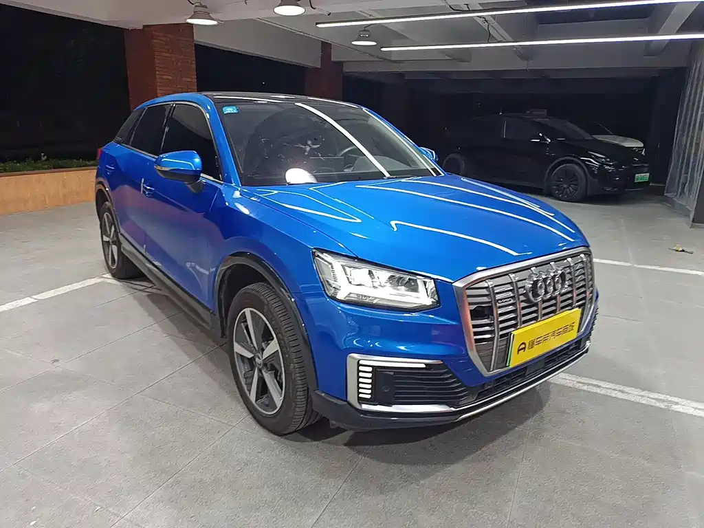 Audi Q2L e-tron — фото 6