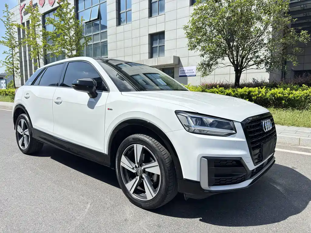 Audi Q2L — фото 3