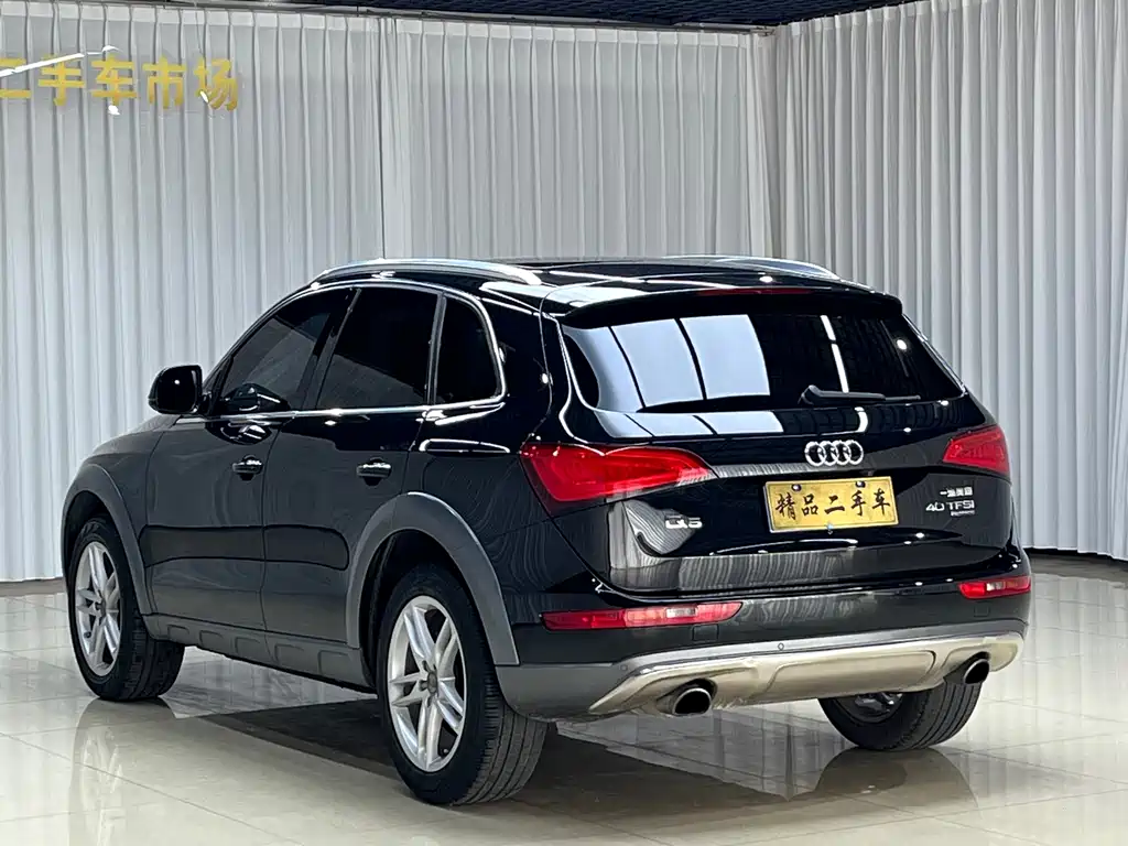 Audi Q5 — фото 6