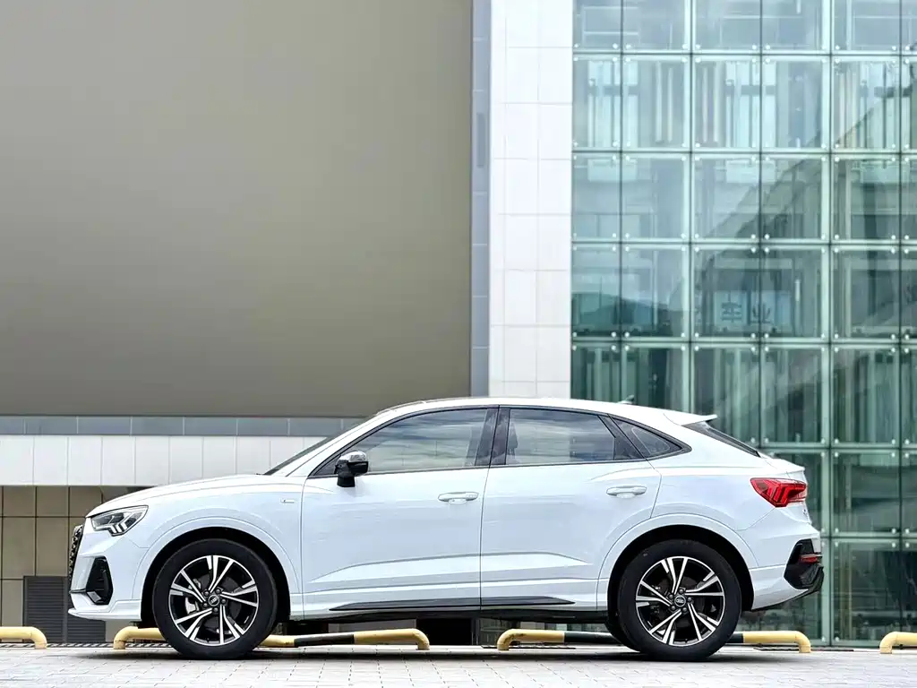 Audi Q3 Sportback — фото 7