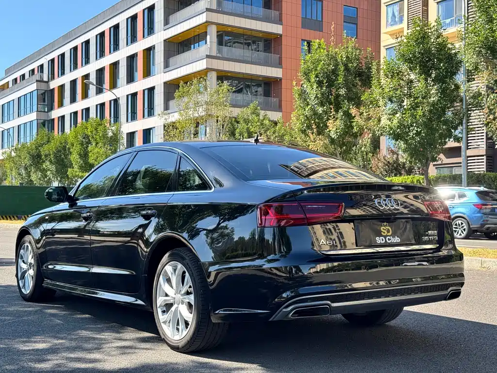 Audi A6L — фото 9