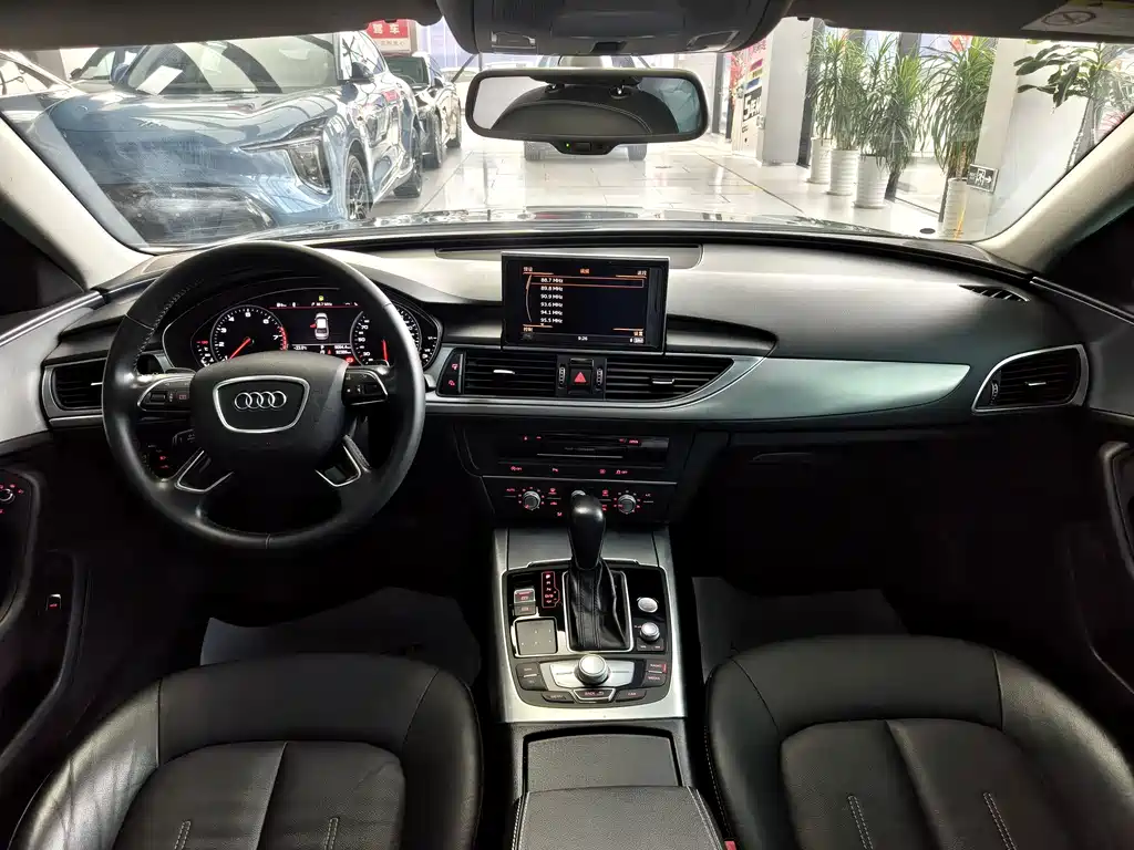 Audi A6L — фото 10