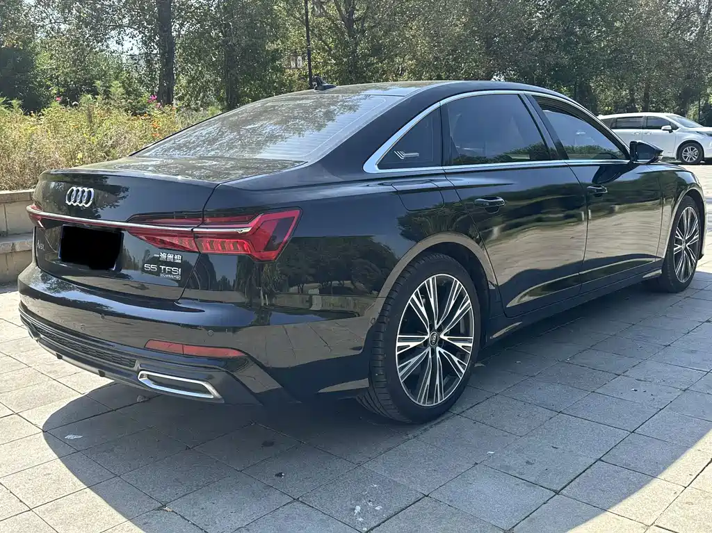 Audi A6L — фото 9