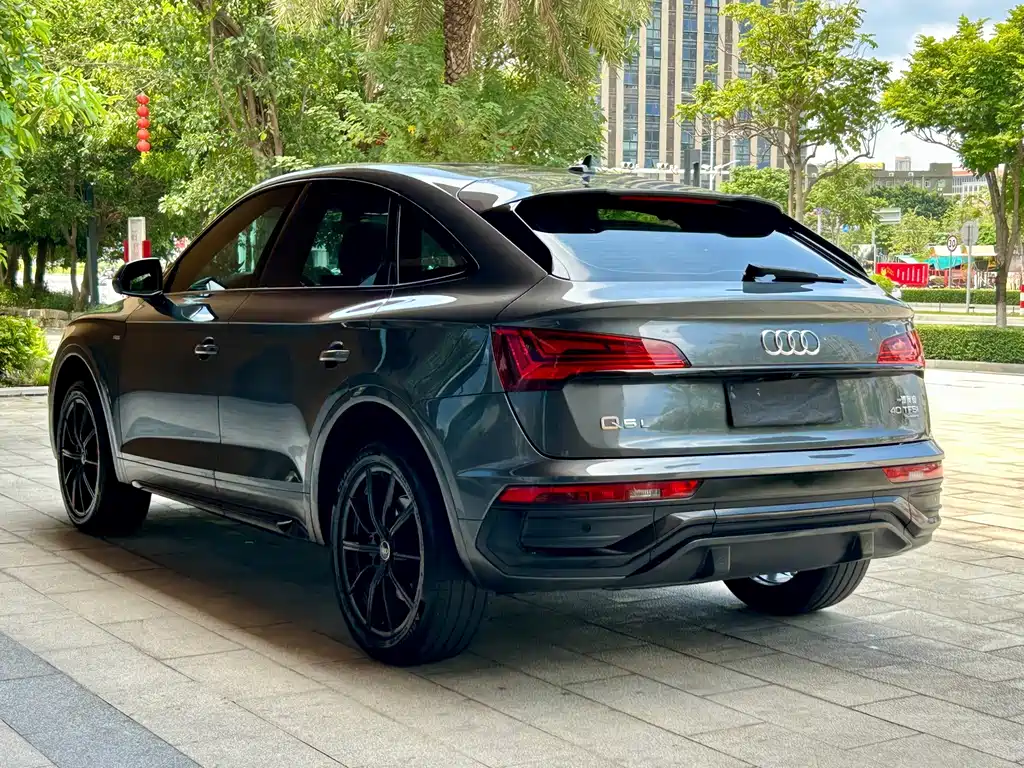 Audi Q5L Sportback — фото 4