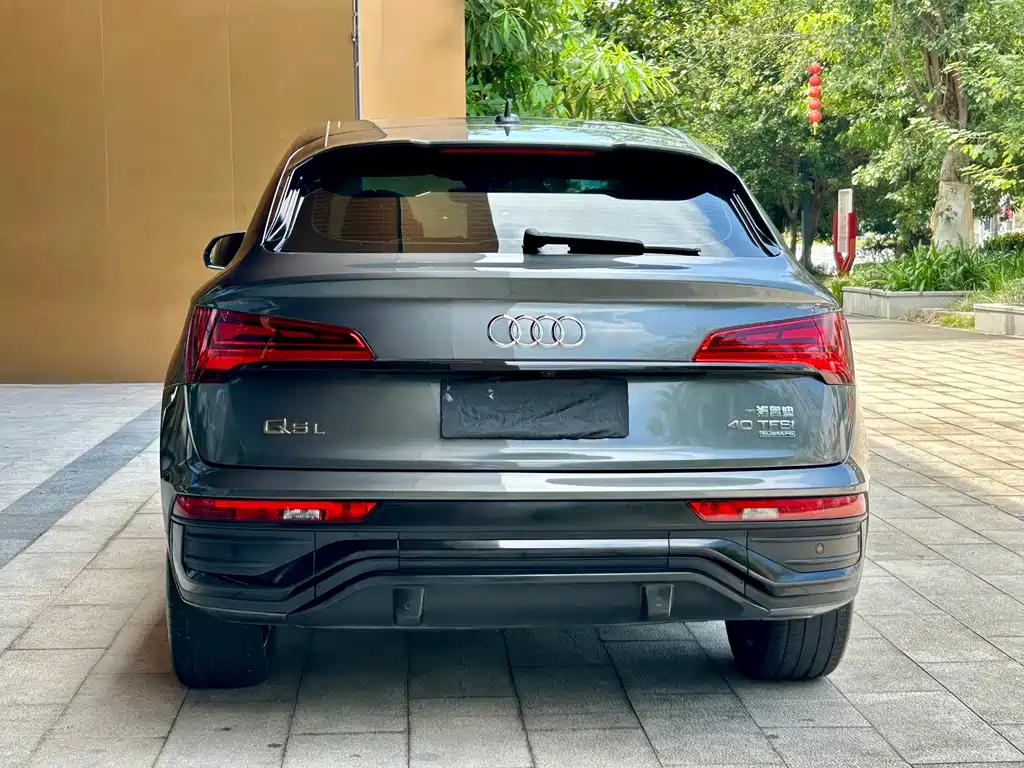 Audi Q5L Sportback — фото 5