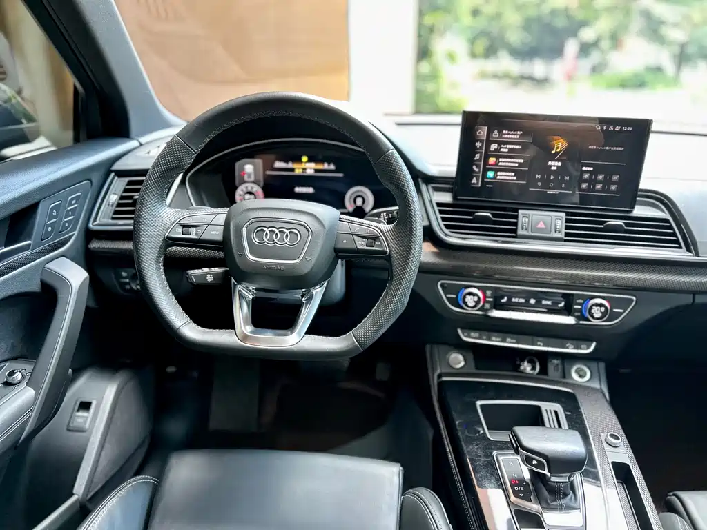 Audi Q5L Sportback — фото 9