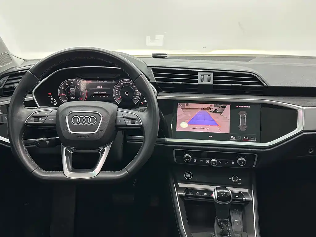 Audi Q3 — фото 10