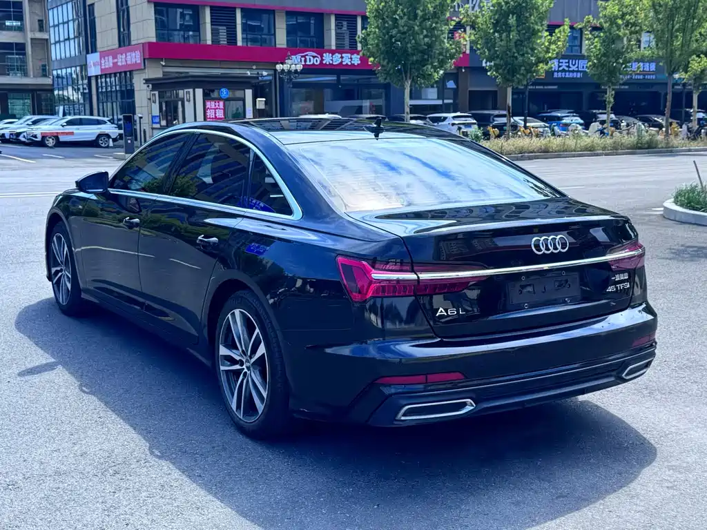 Audi A6L — фото 9