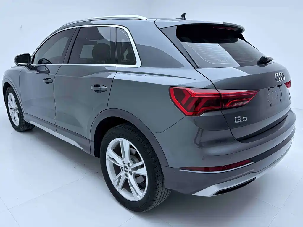 Audi Q3 — фото 6