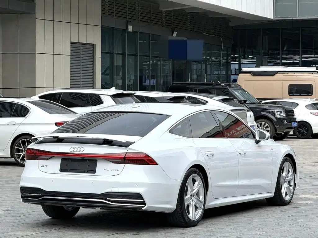 Audi A7 — фото 7