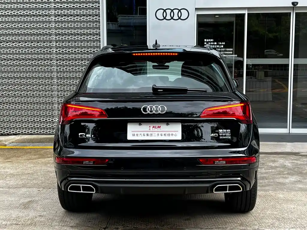 Audi Q5L — фото 5