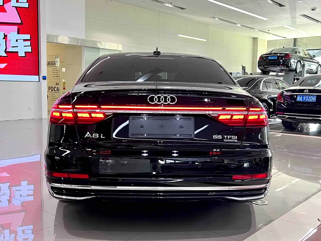 Audi A8 — фото 10
