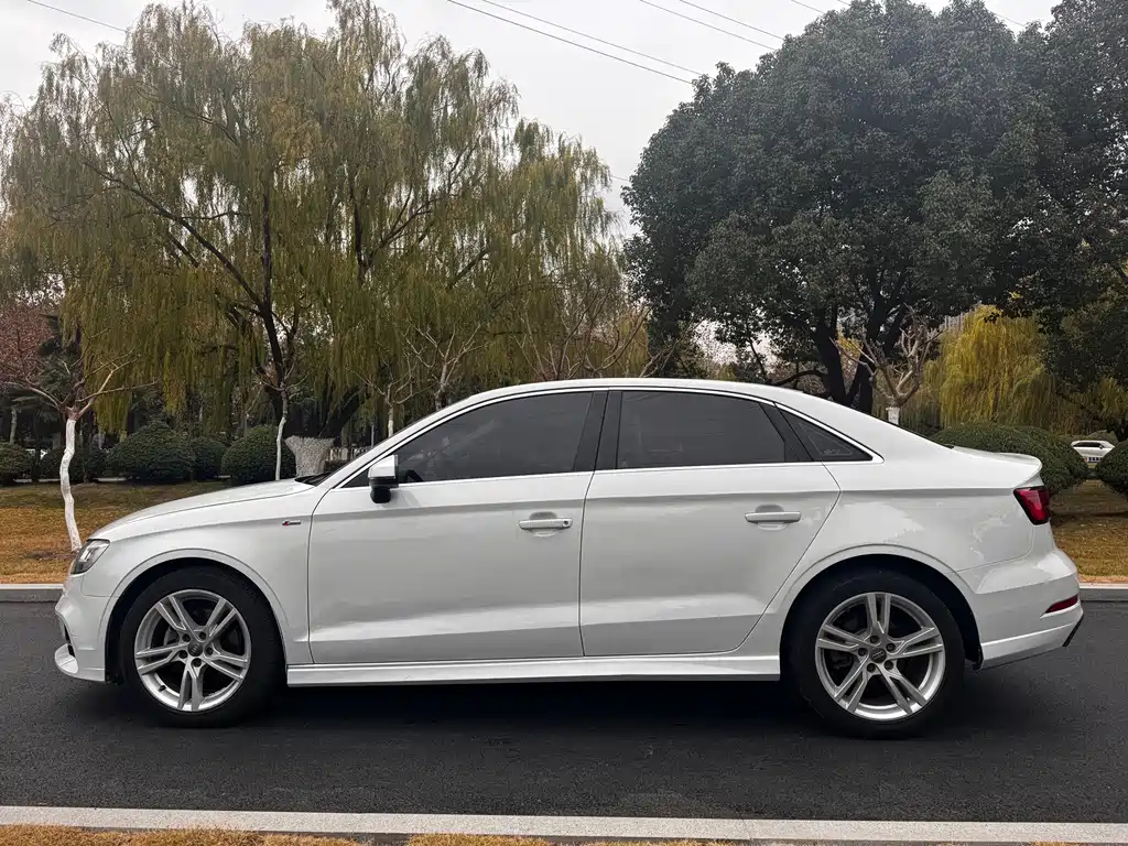 Audi A3 — фото 7