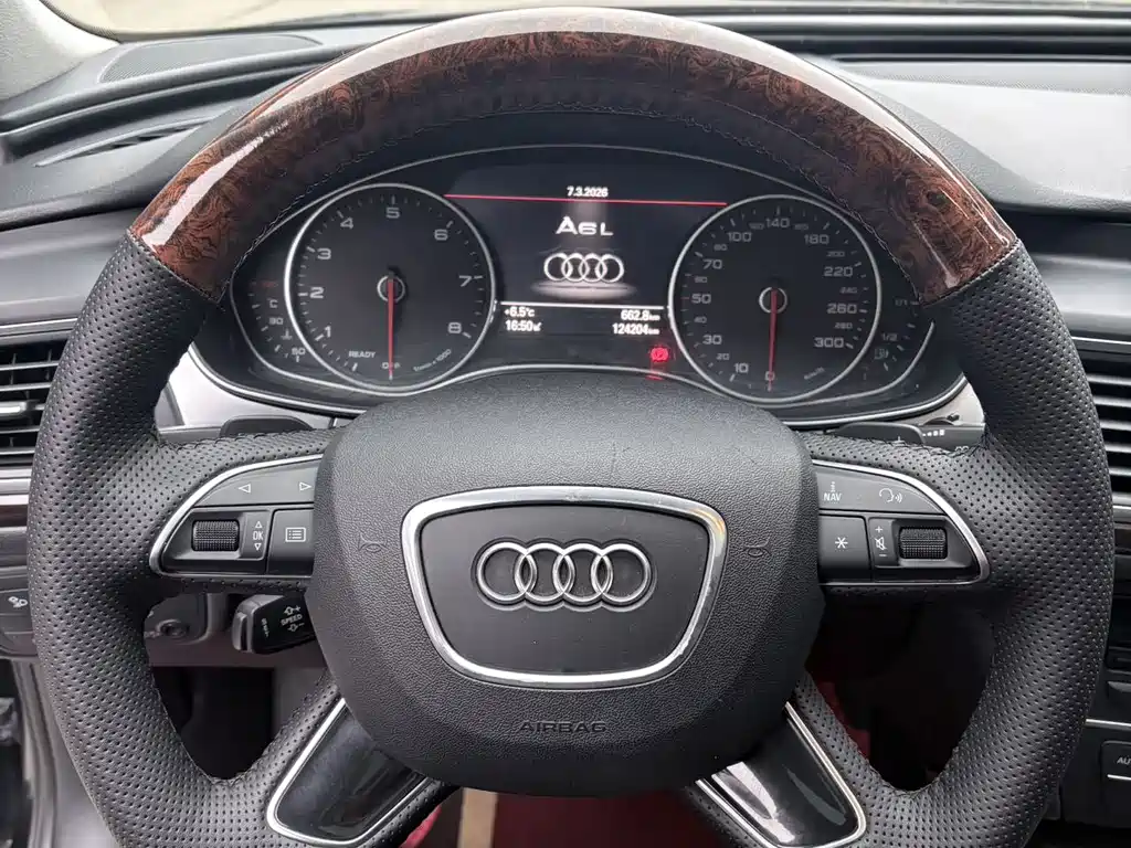Audi A6L — фото 8