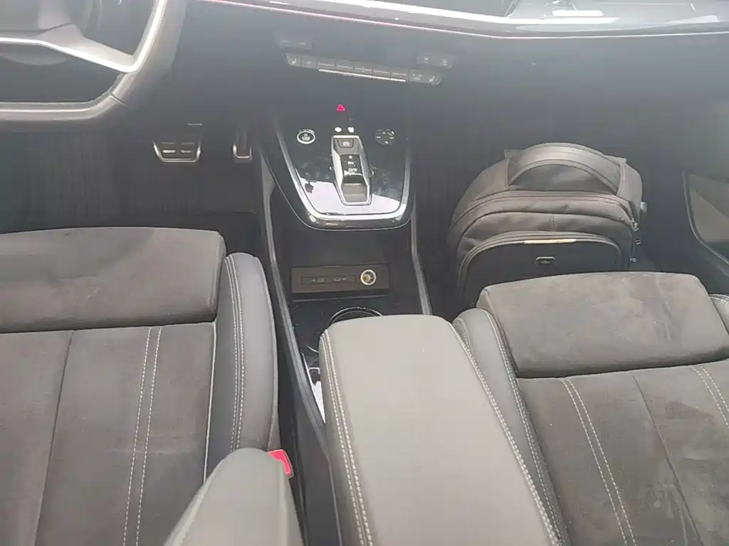 Audi Q4 e-tron — фото 14