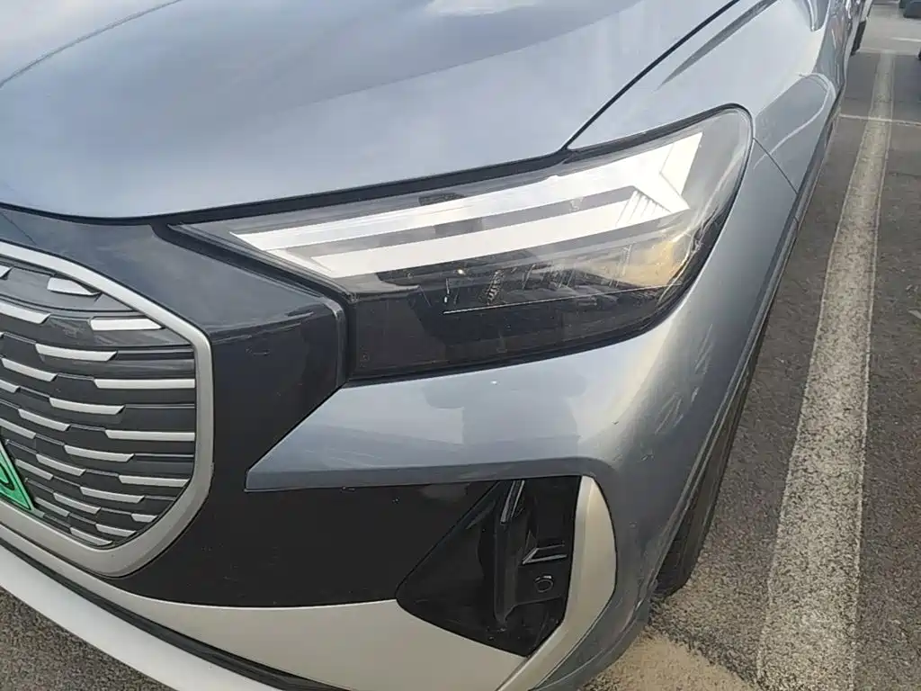 Audi Q4 e-tron — фото 24