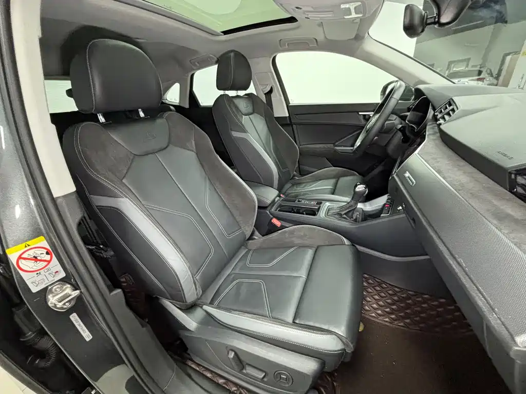 Audi Q3 Sportback — фото 11