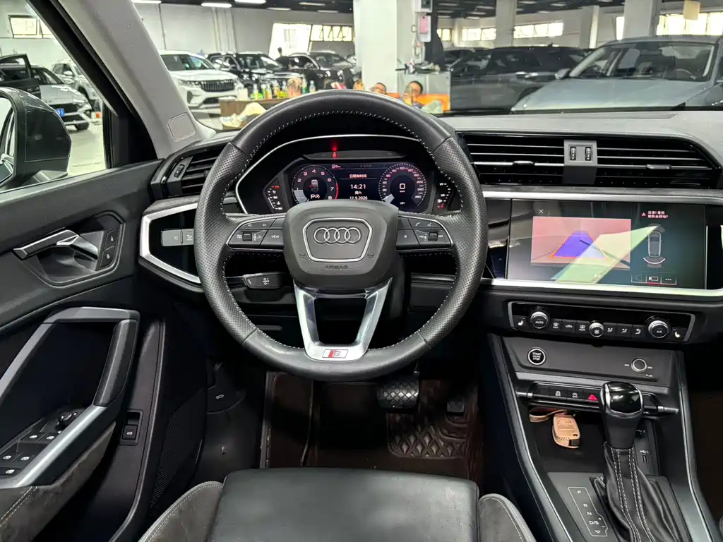 Audi Q3 Sportback — фото 13