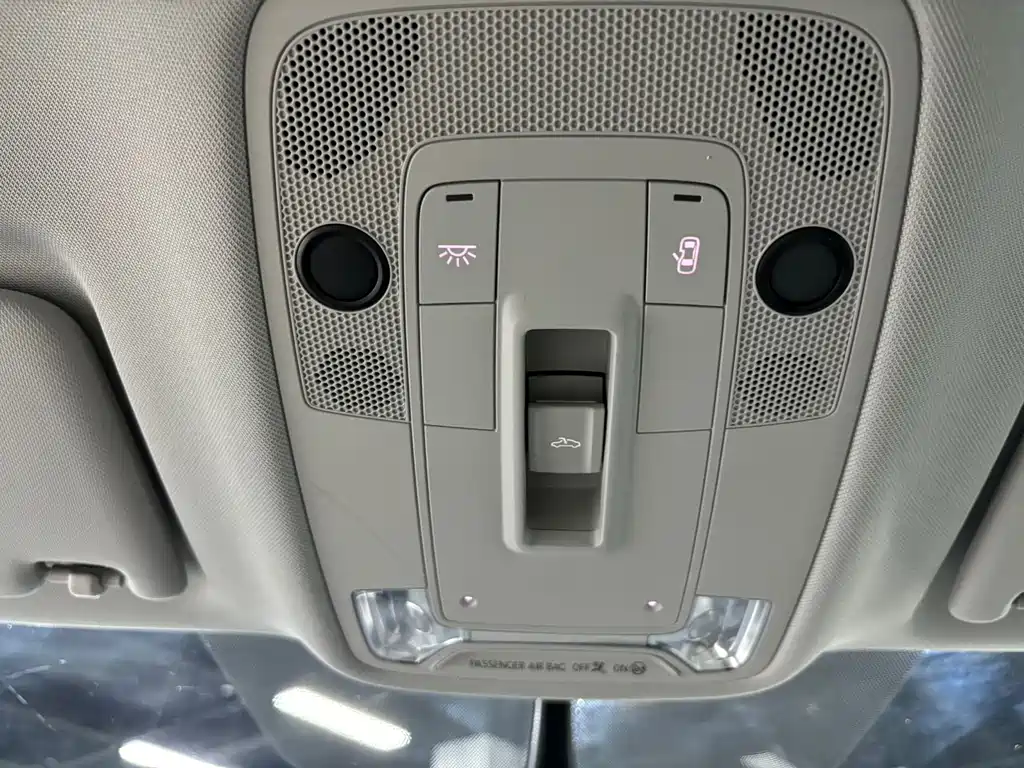 Audi Q3 Sportback — фото 21