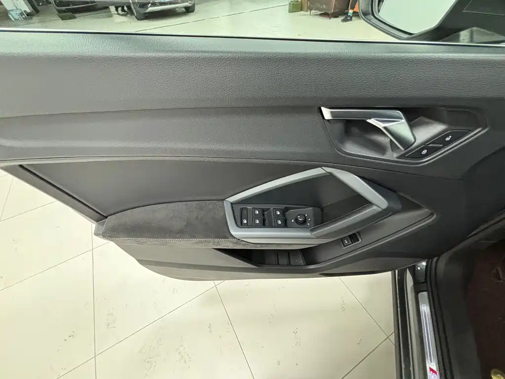 Audi Q3 Sportback — фото 22