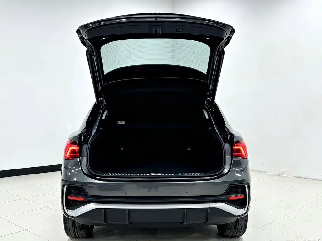 Audi Q3 Sportback — фото 7
