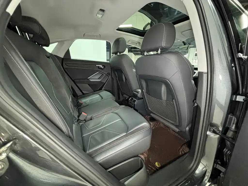 Audi Q3 Sportback — фото 10