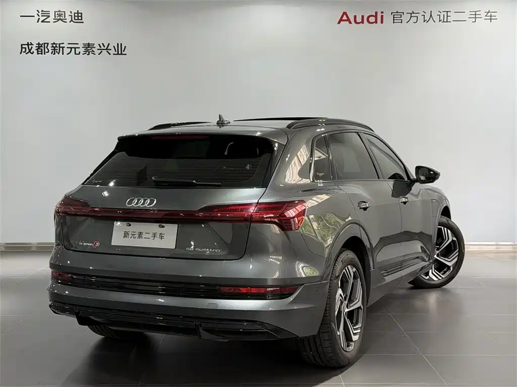 Audi e-tron — фото 4