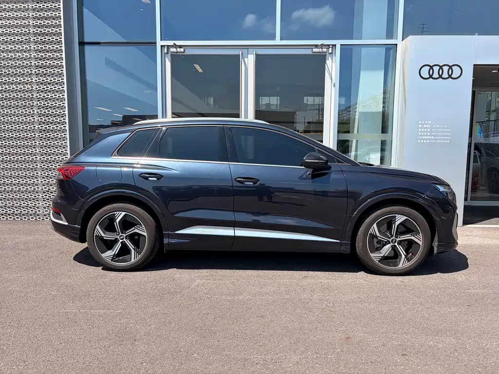 Audi Q4 e-tron — фото 3
