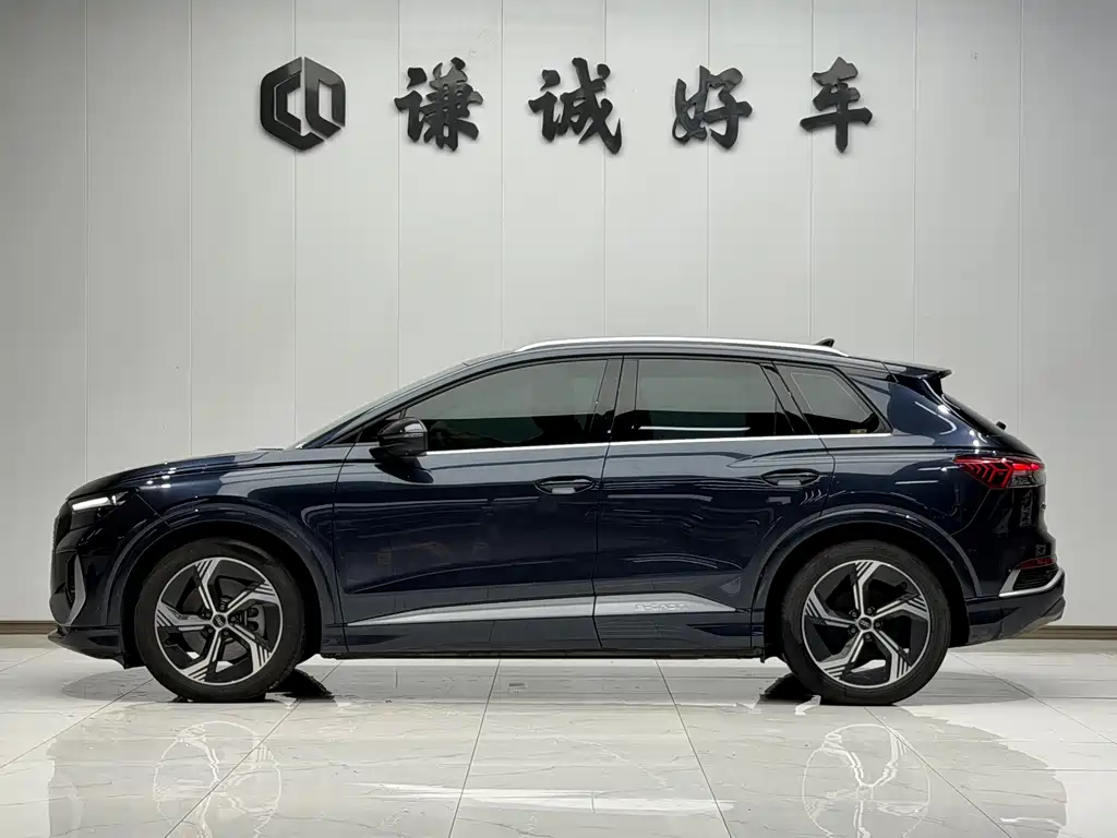 Audi Q4 e-tron — фото 4