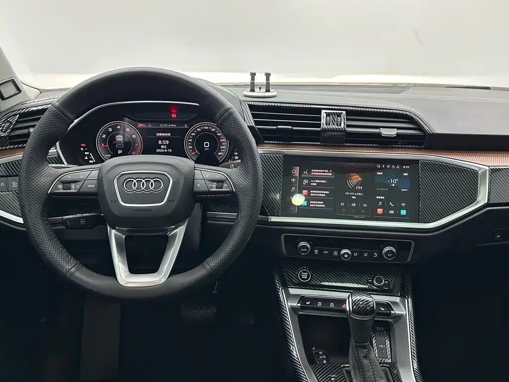 Audi Q3 — фото 10