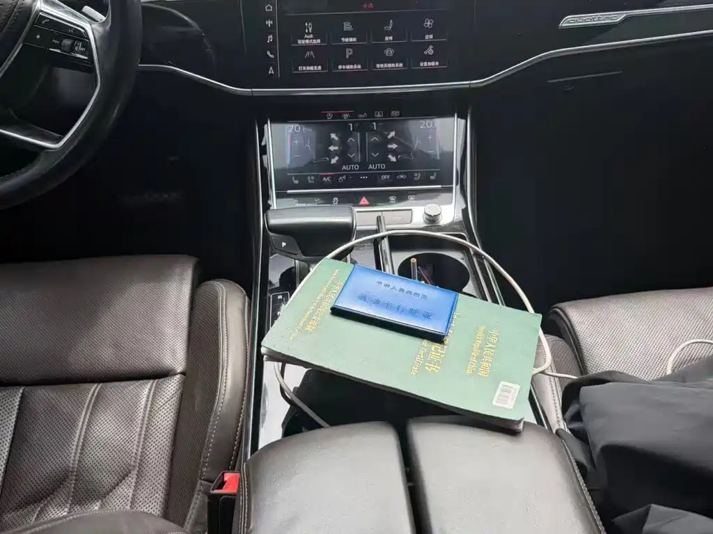 Audi A8 — фото 6
