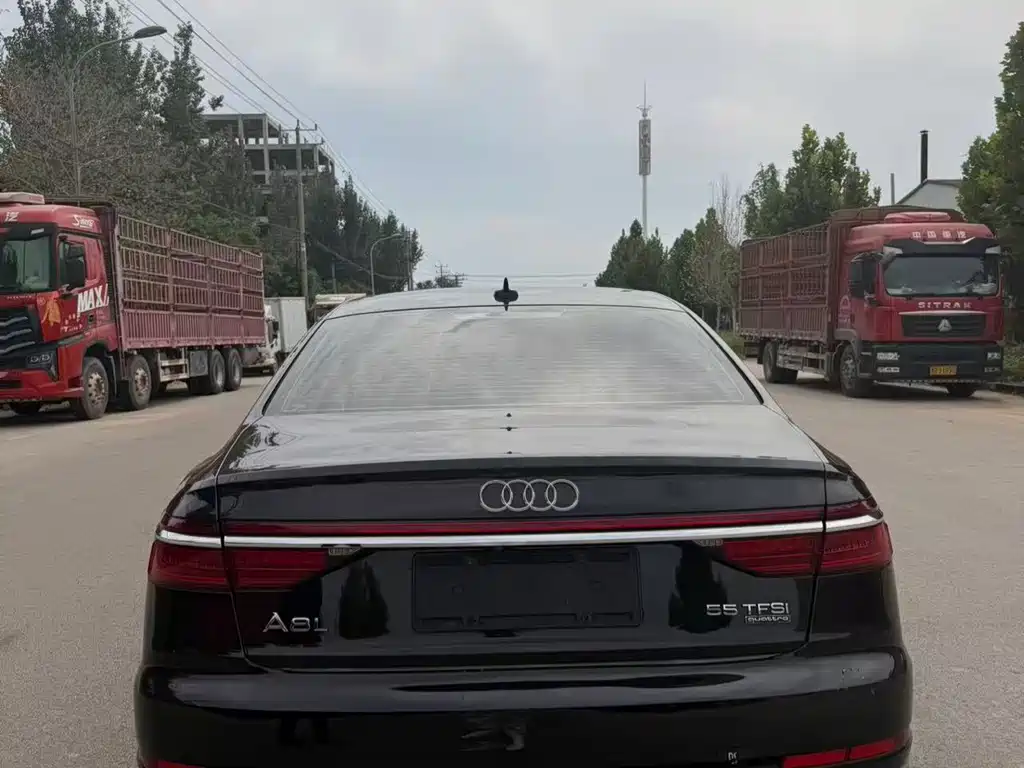 Audi A8 — фото 8