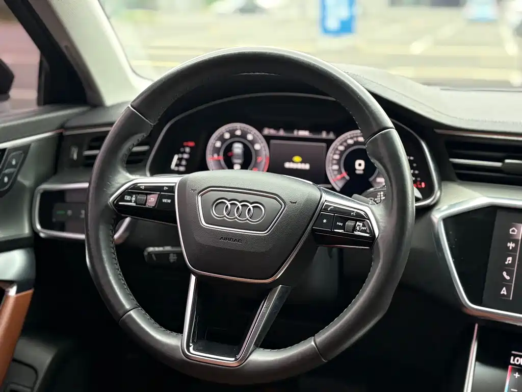 Audi A6L — фото 10