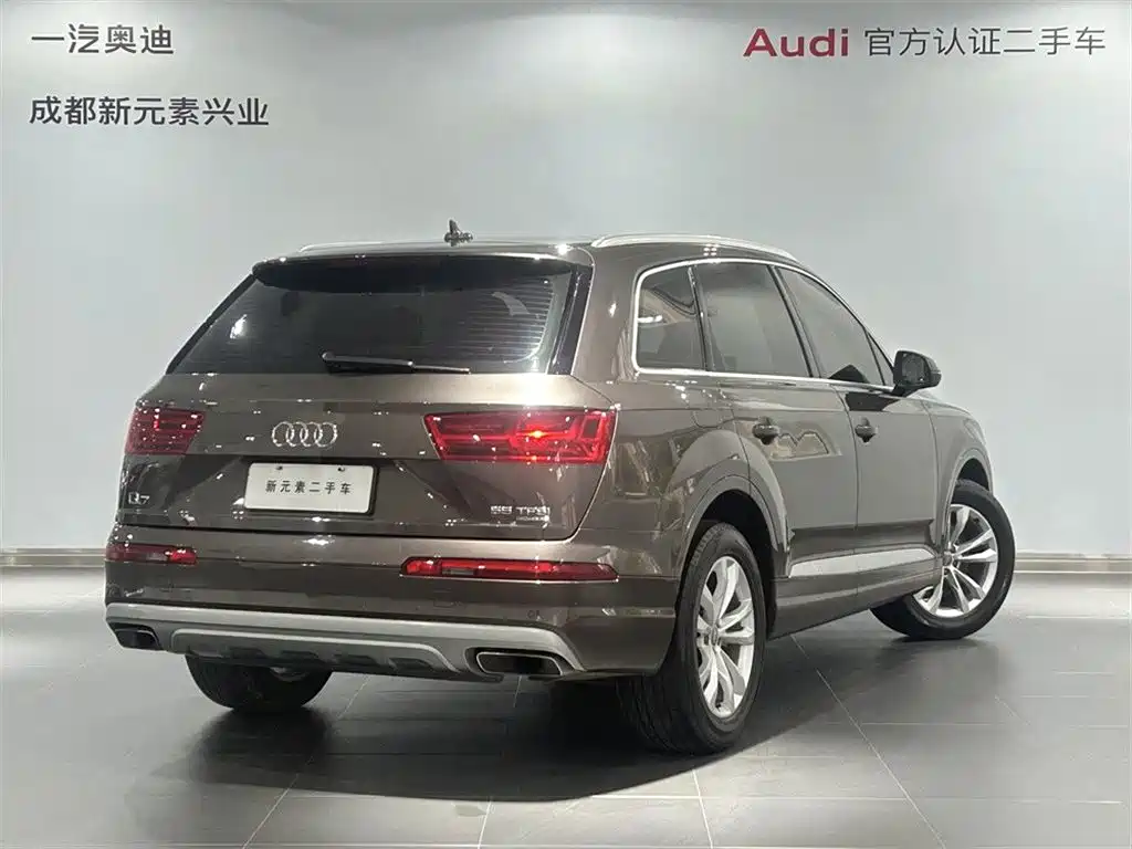 Audi Q7 — фото 4