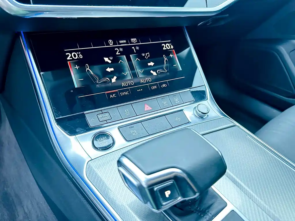 Audi A6L — фото 9