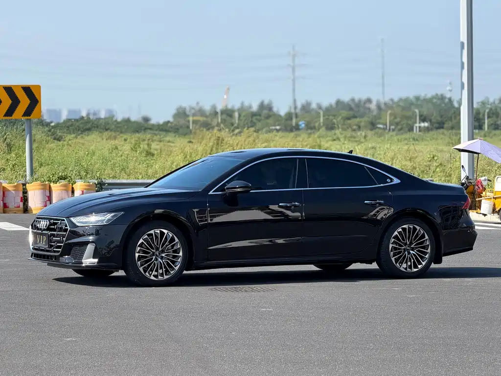 Audi A7L — фото 10