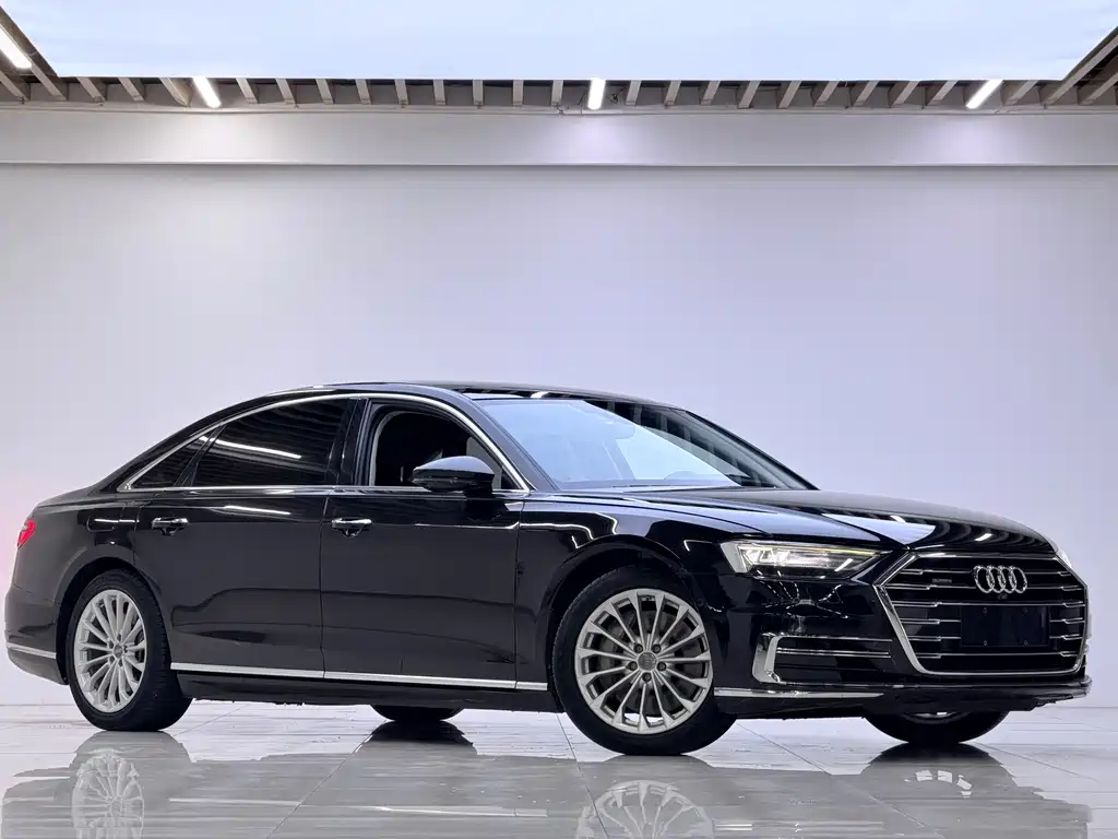 Audi A8 — фото 3