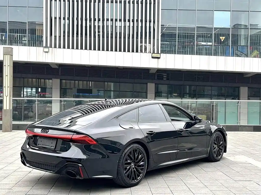 Audi A7 — фото 17