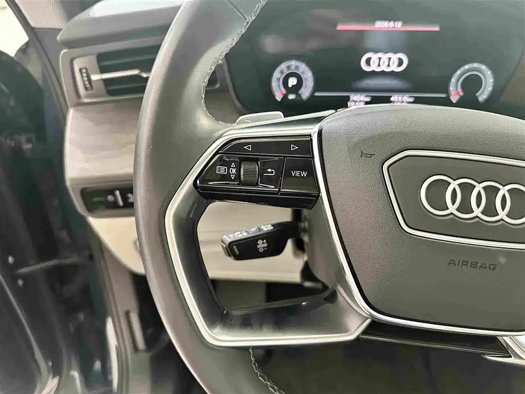 Audi Q6 — фото 9