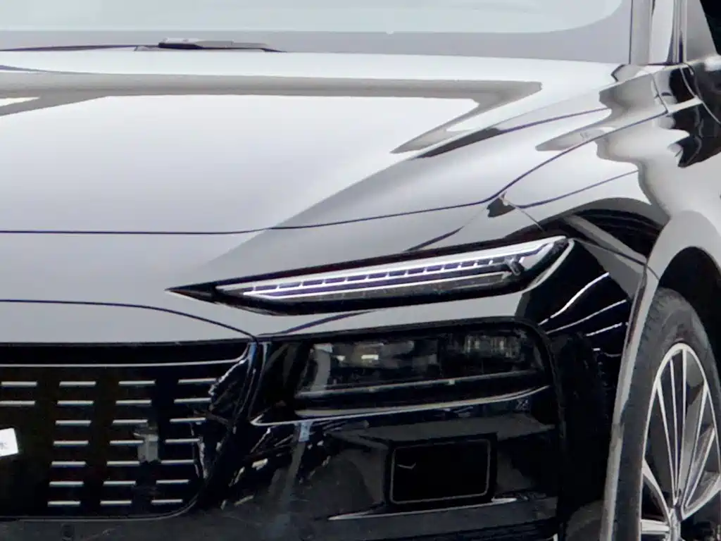 Audi A6L e-tron — фото 3