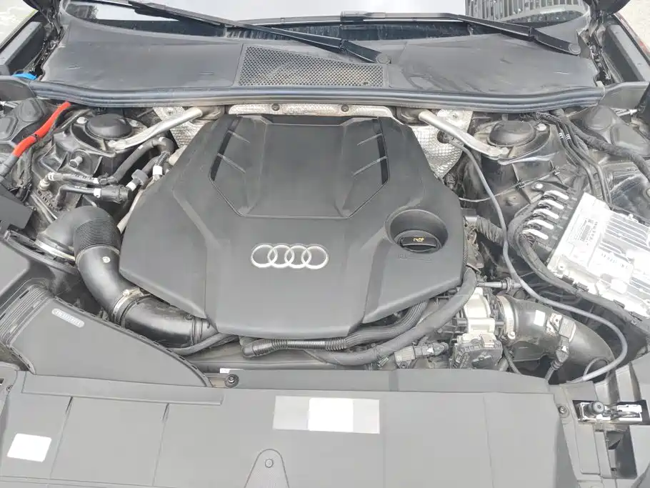 Audi A6L — фото 10