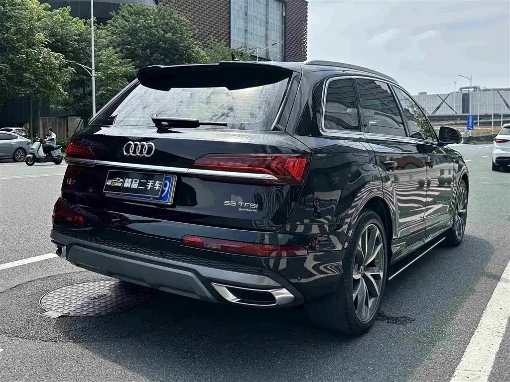 Audi Q7 — фото 7