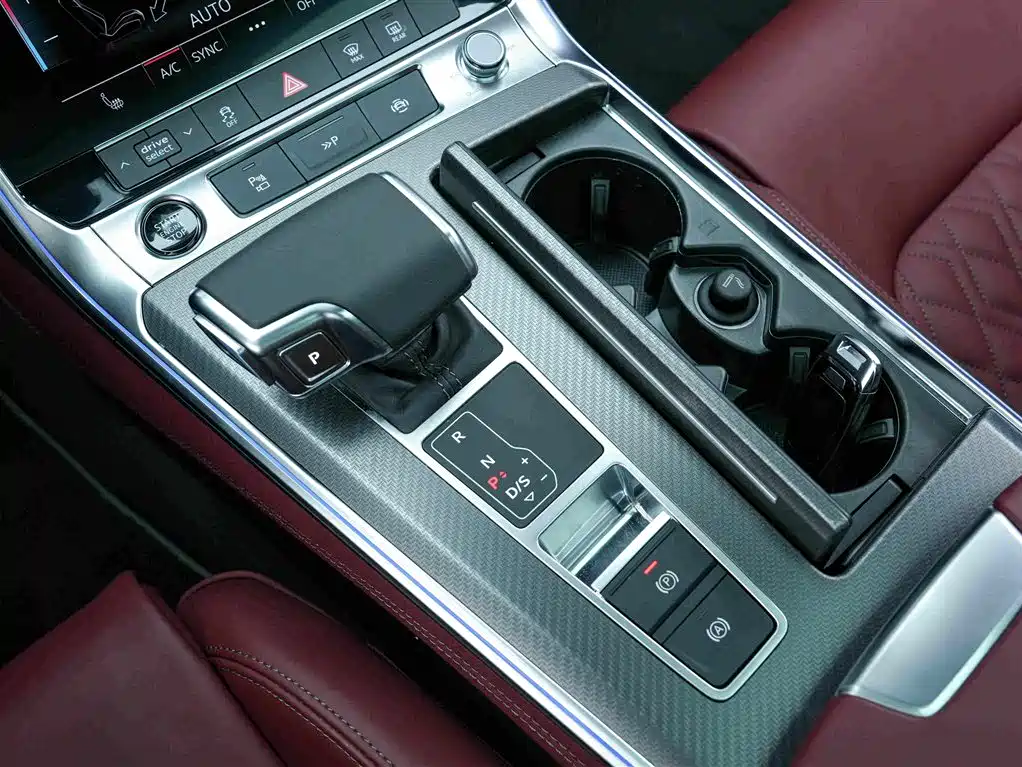 Audi A7L — фото 10
