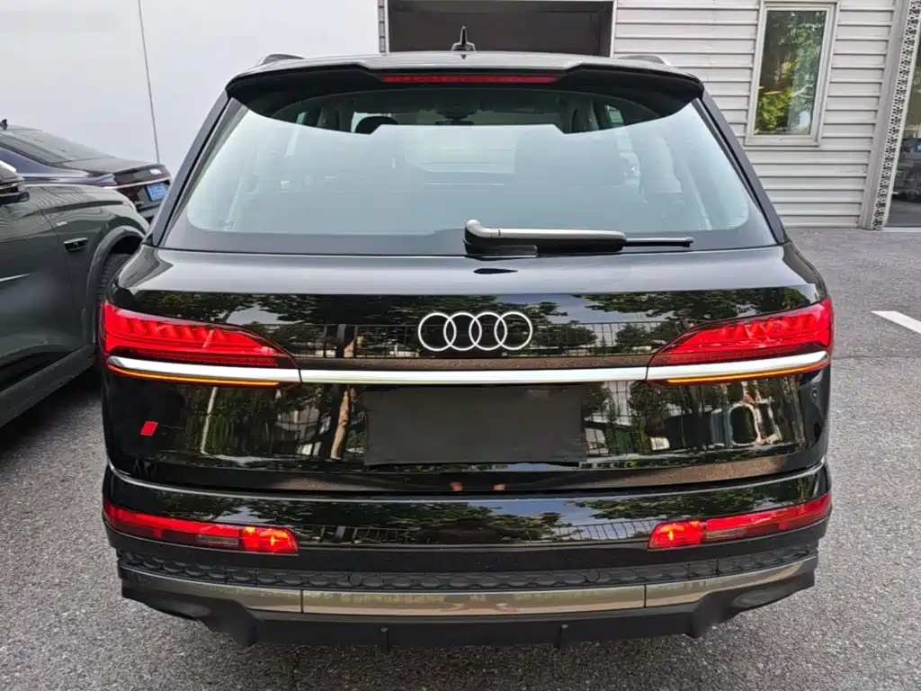 Audi Q7 — фото 6
