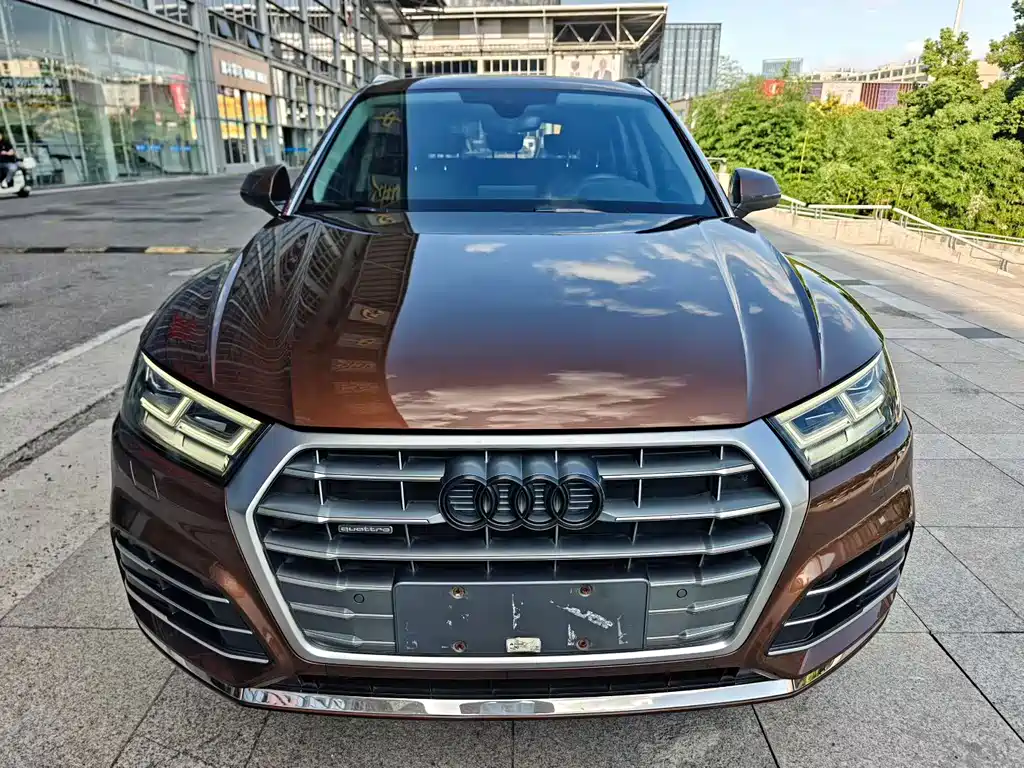Audi Q5L — фото 4