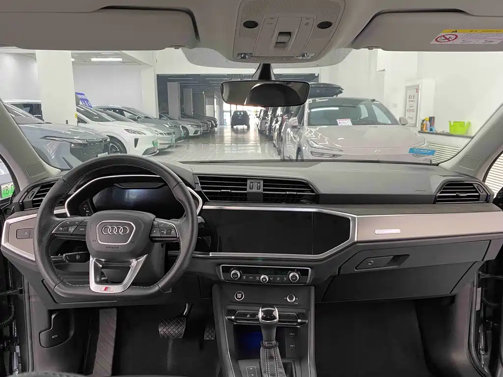 Audi Q3 Sportback — фото 14