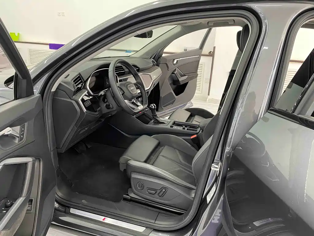 Audi Q3 Sportback — фото 18